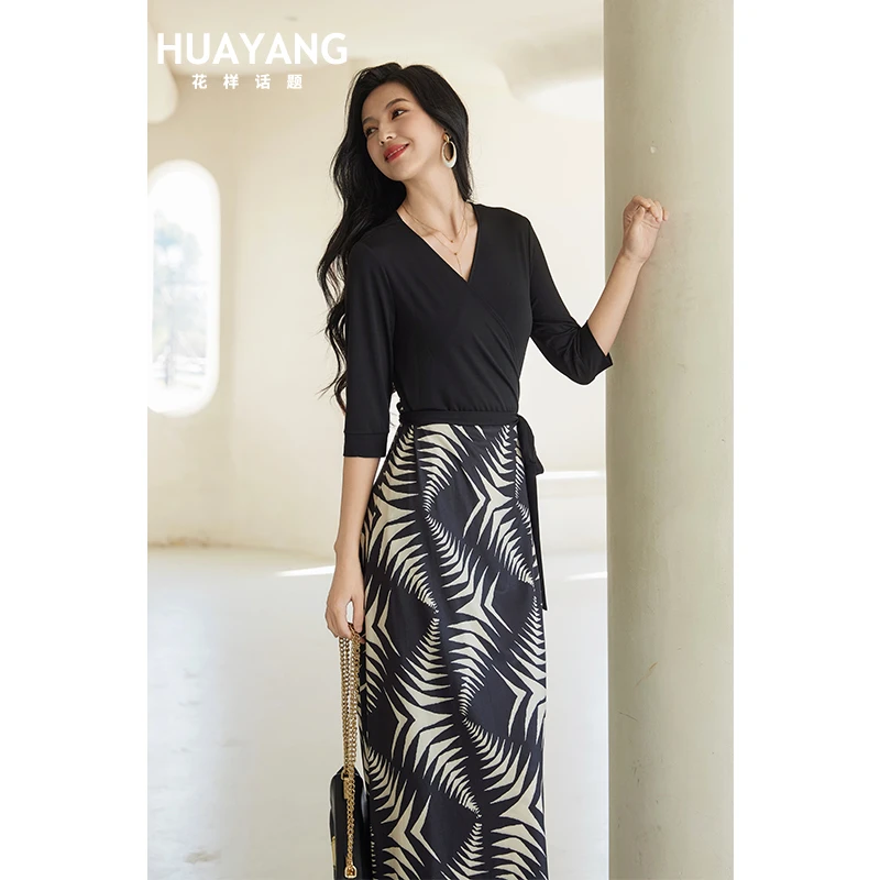 法国茵芝本INZB法式高级感气质小黑裙V领连衣裙女拼接裹身裙