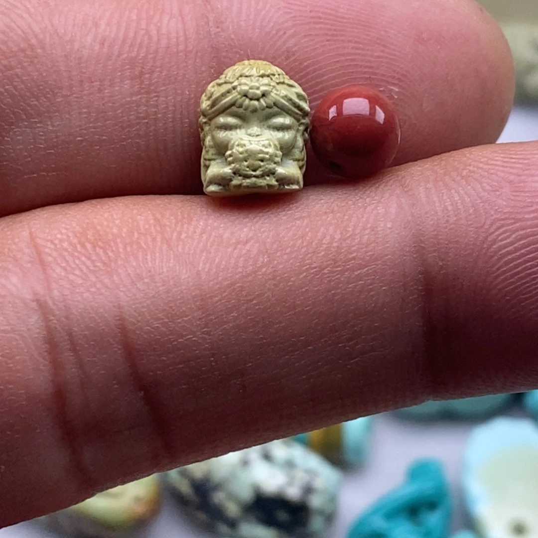 瑶****南红玛瑙未镶嵌珠宝奇石