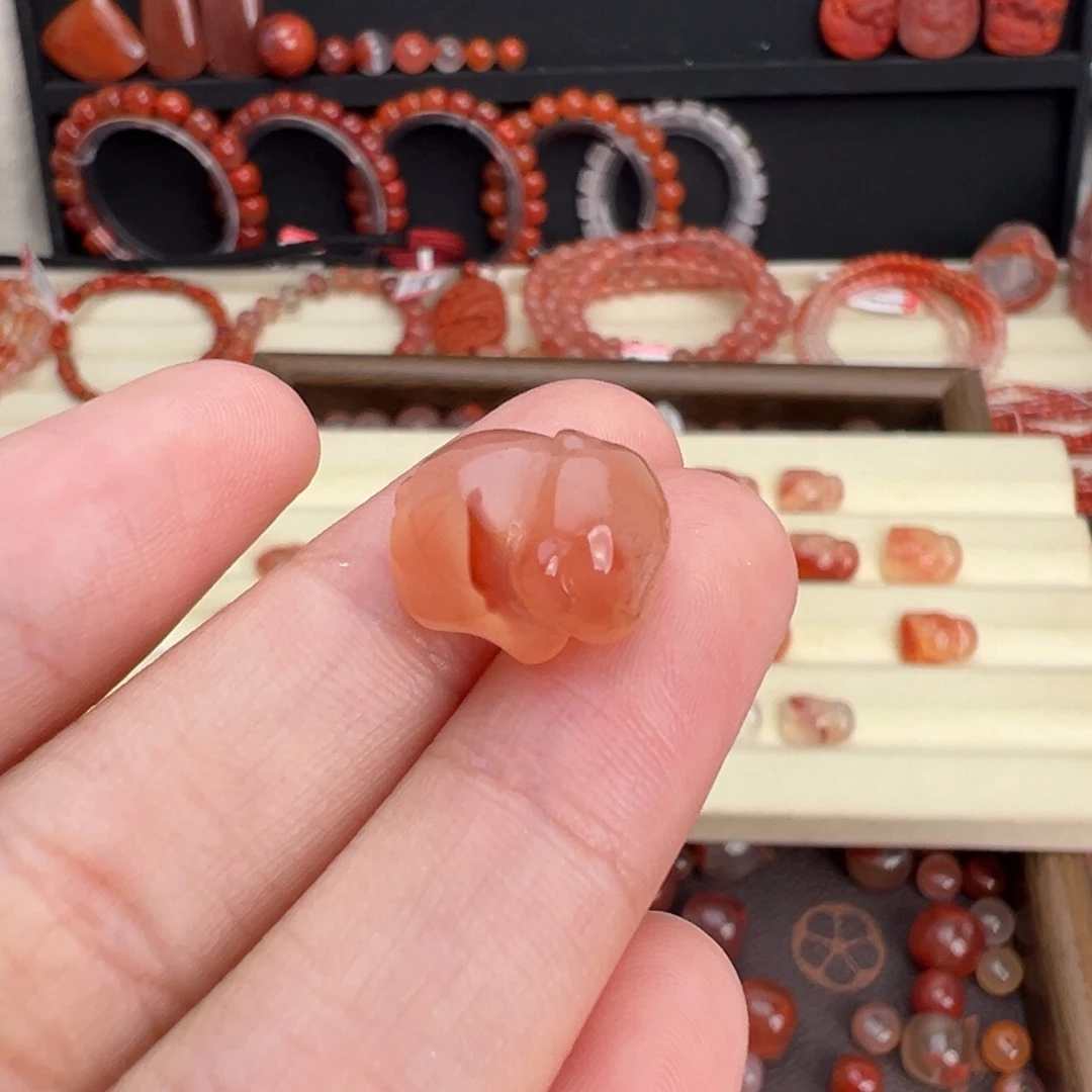 灿***呀南红玛瑙未镶嵌颈饰趴趴猫