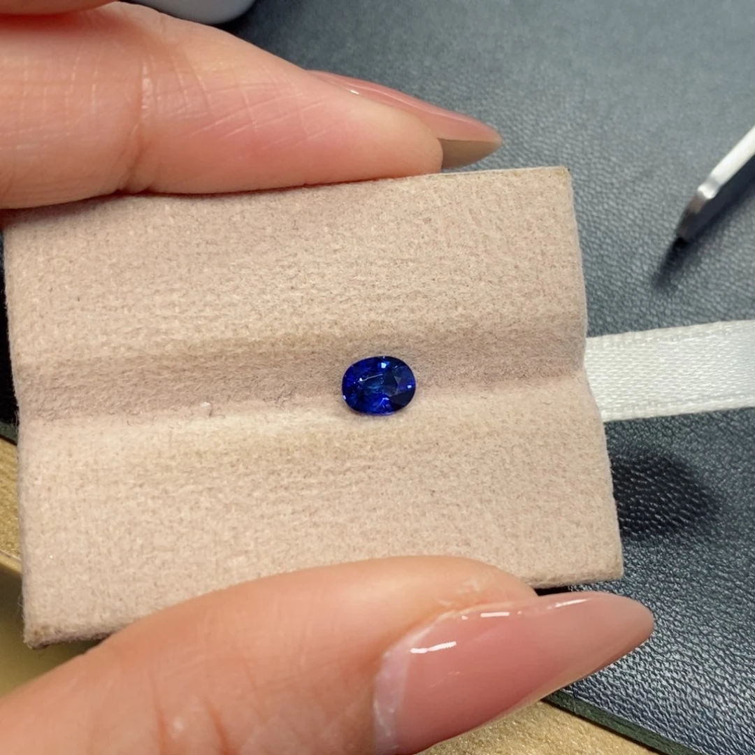 蓝宝石裸石未镶嵌64分皇家蓝