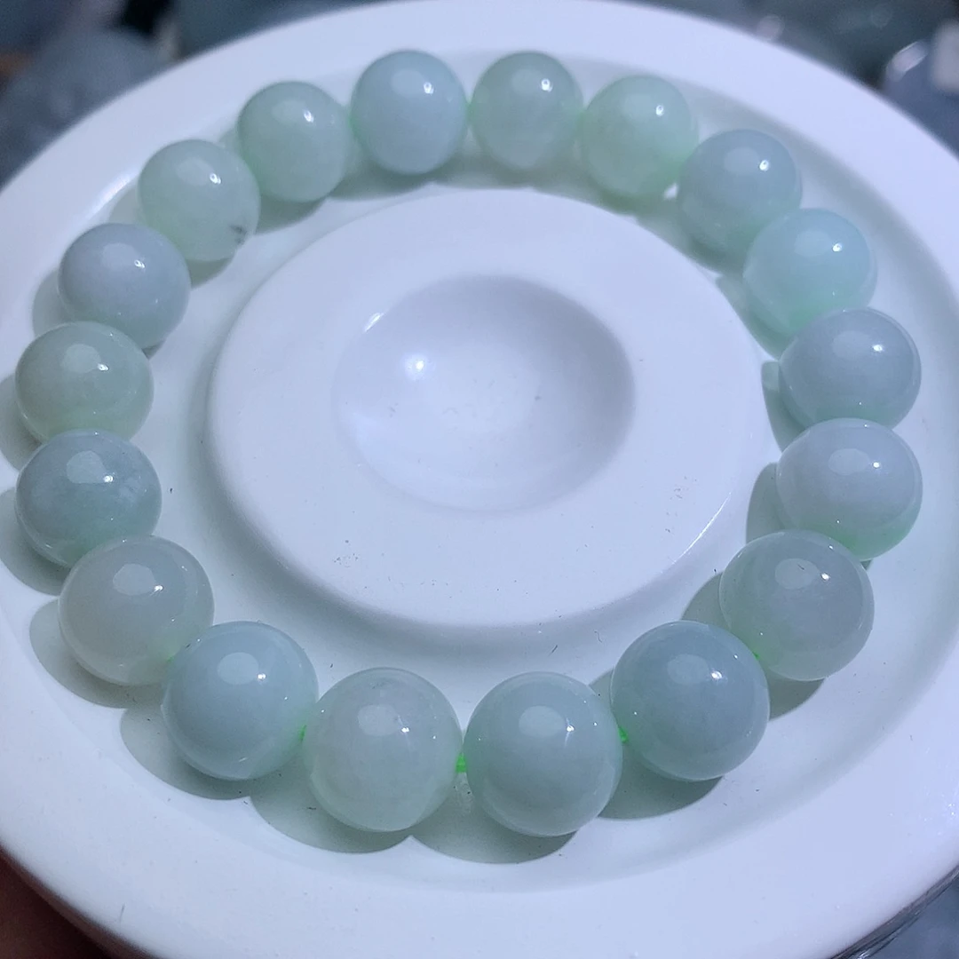 翡翠未镶嵌颈饰2727。