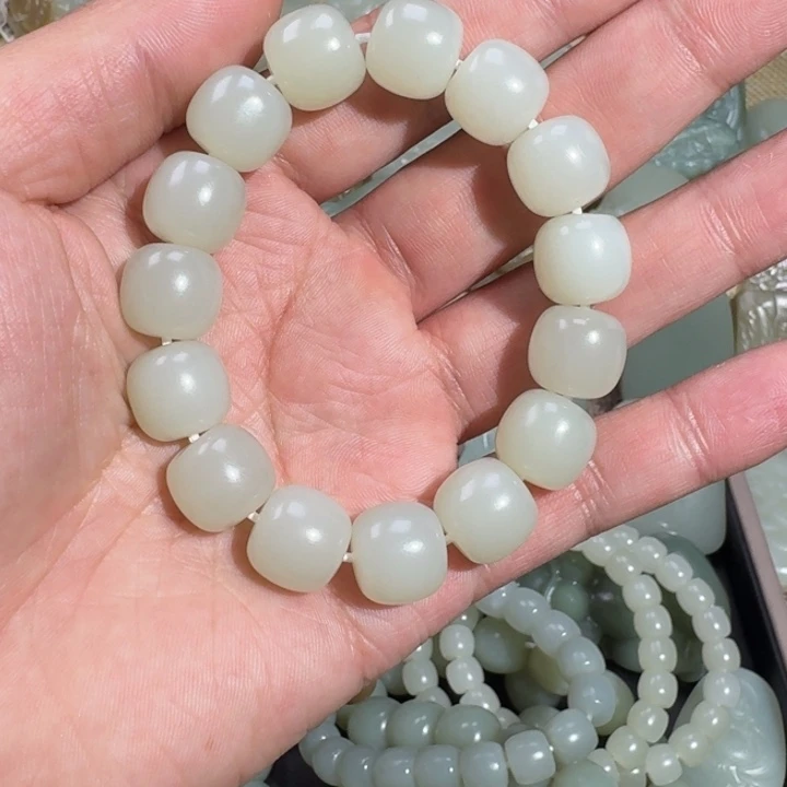 和田玉颈饰未镶嵌铭****8