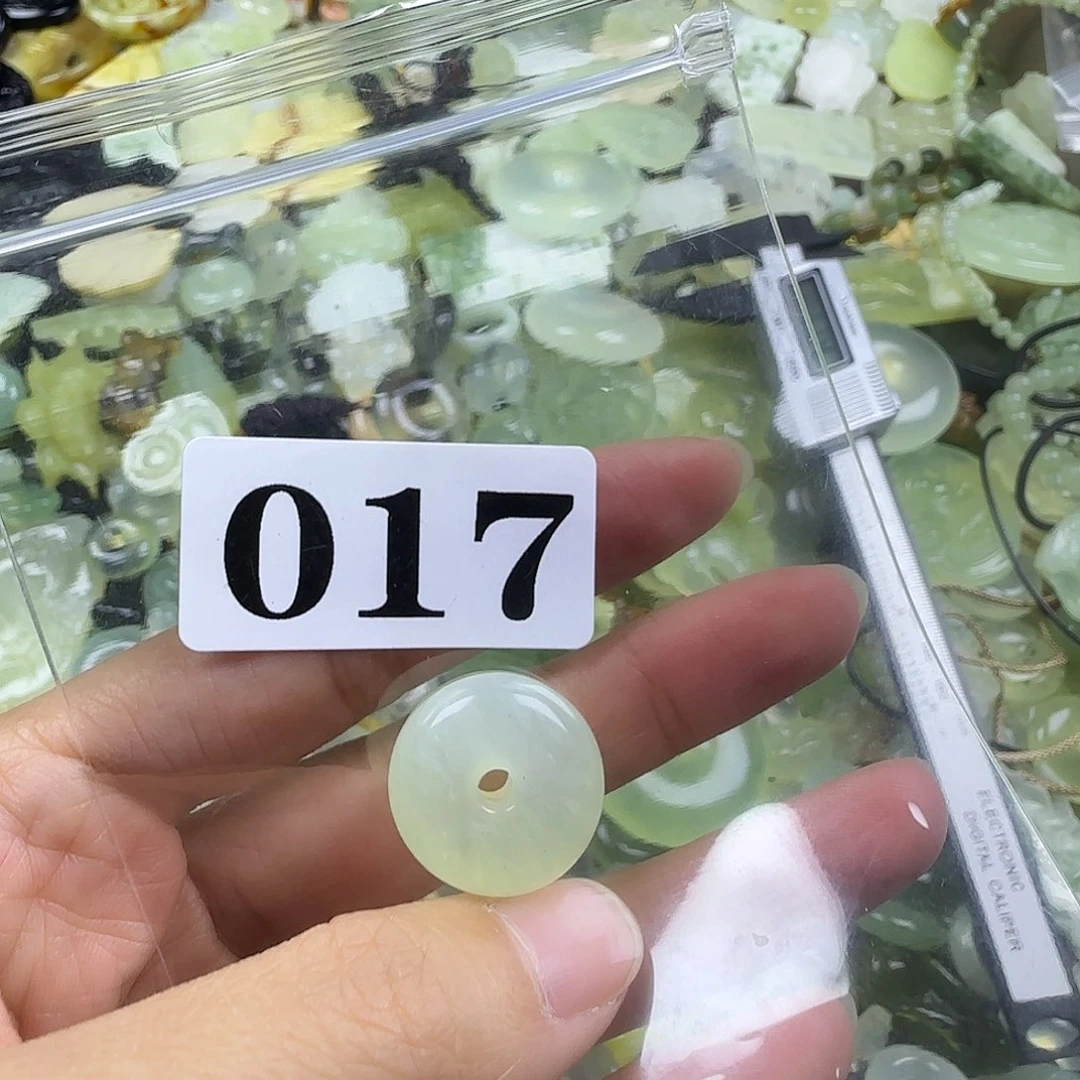 蛇纹石玉未镶嵌岫玉吊坠