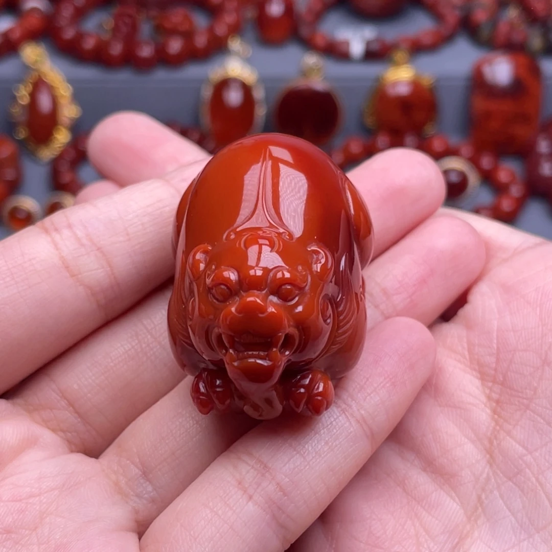 南红玛瑙未镶嵌珠宝奇石貔貅吊坠