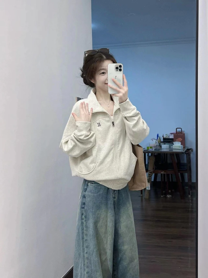 2025秋季新款立领拉链开衫卫衣女宽松设计感别致外套百搭牛仔裤