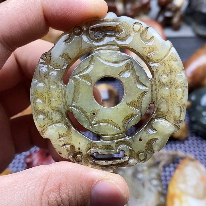 未镶嵌蛇纹石玉颈饰