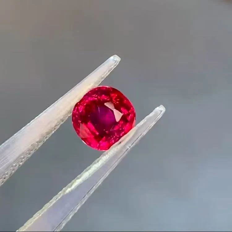 无烧鸽血红红宝石，1.23克拉