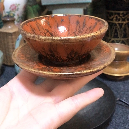 陶瓷器一件，品相完好