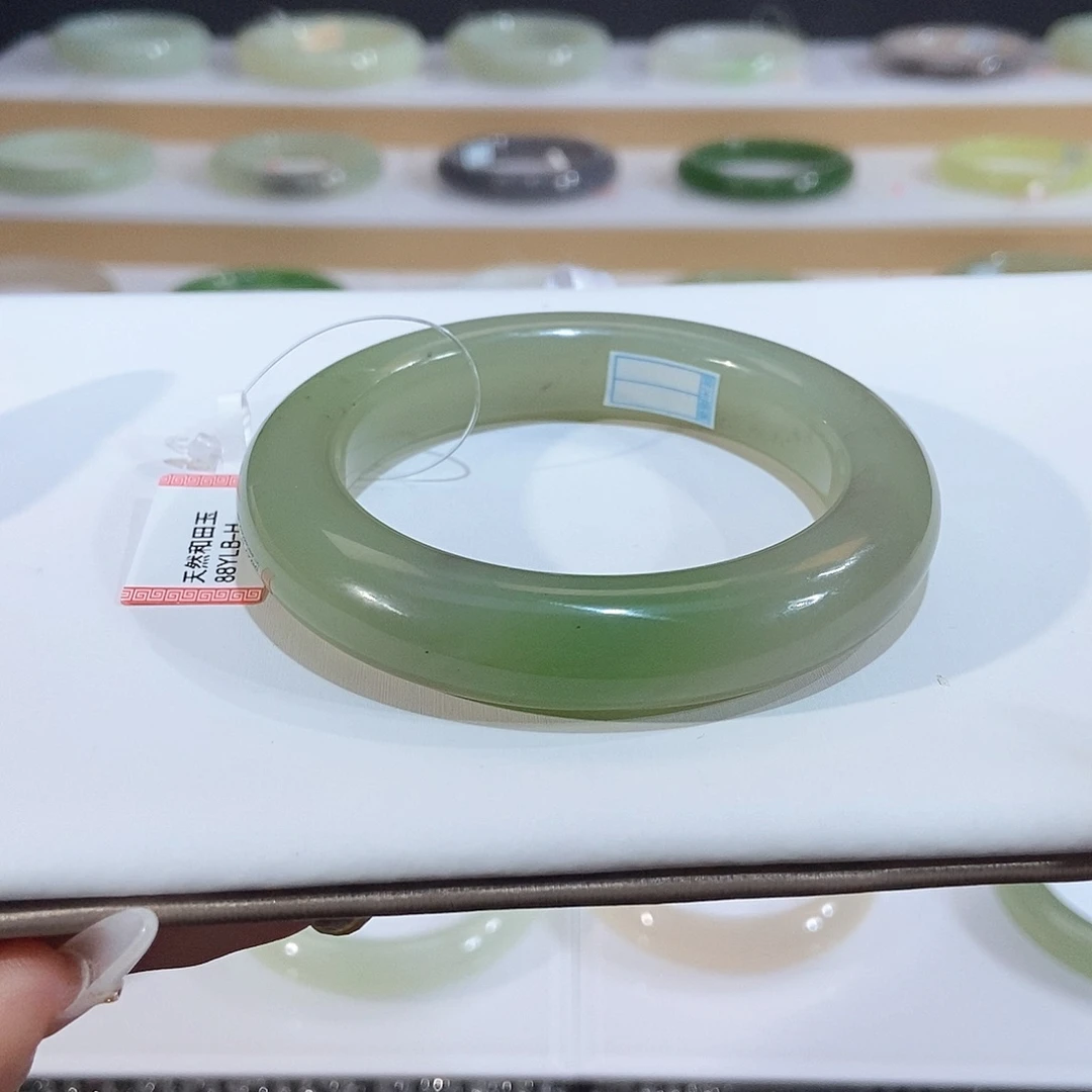 未镶嵌手镯和田玉翠青三色