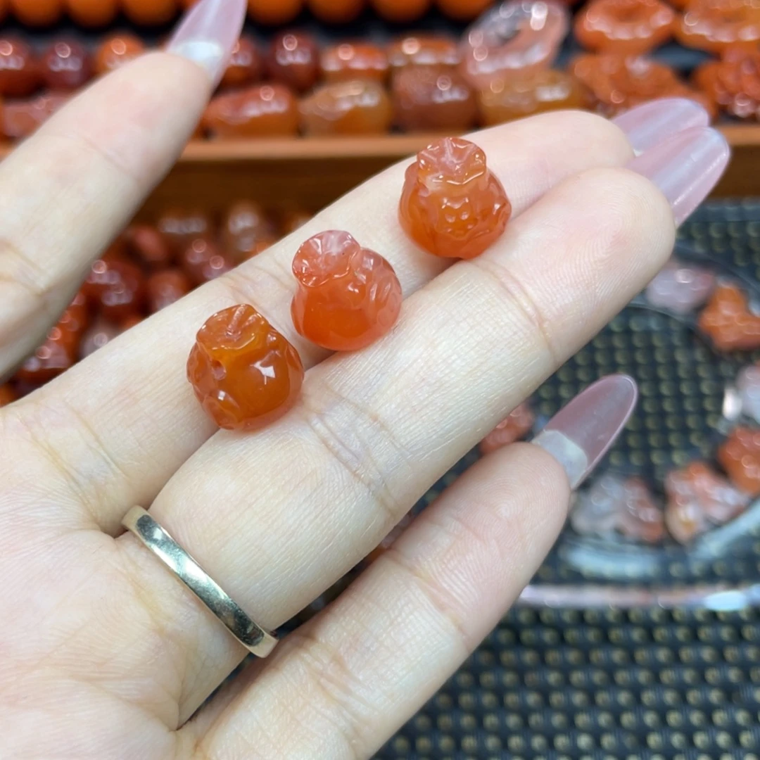 南红玛瑙未镶嵌颈饰钱袋