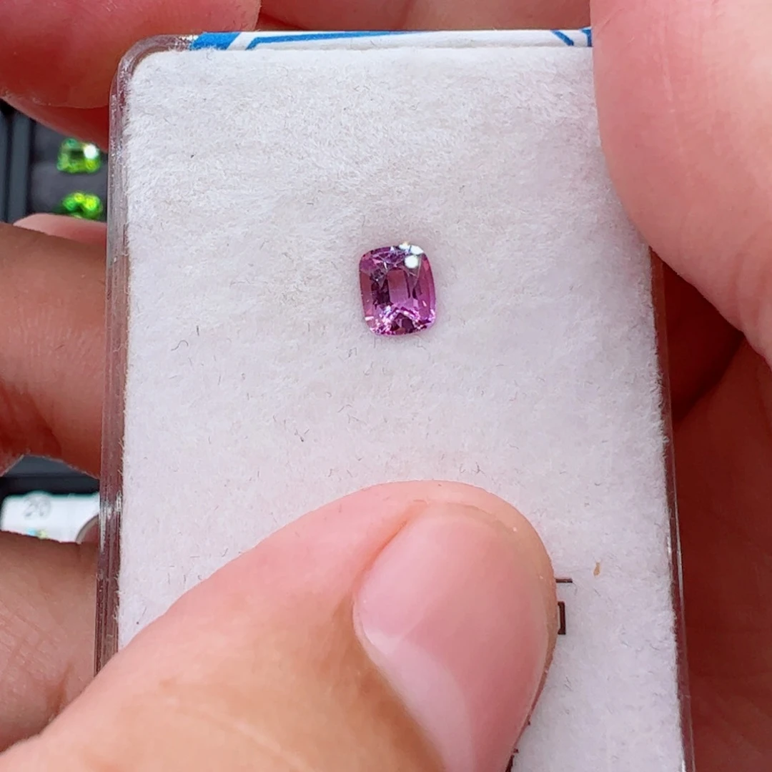 蓝宝石裸石未镶嵌0.81克拉紫蓝宝