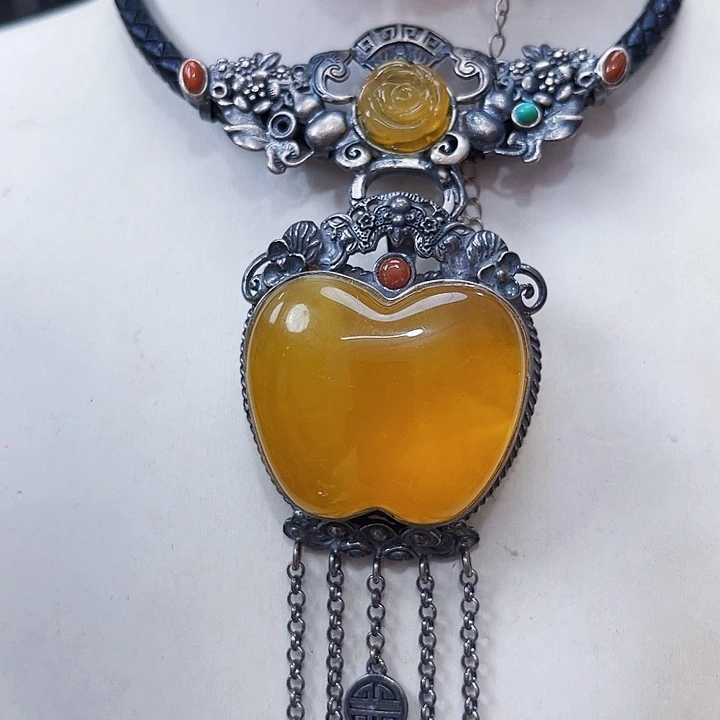 琥珀银S925镶嵌颈饰吊坠