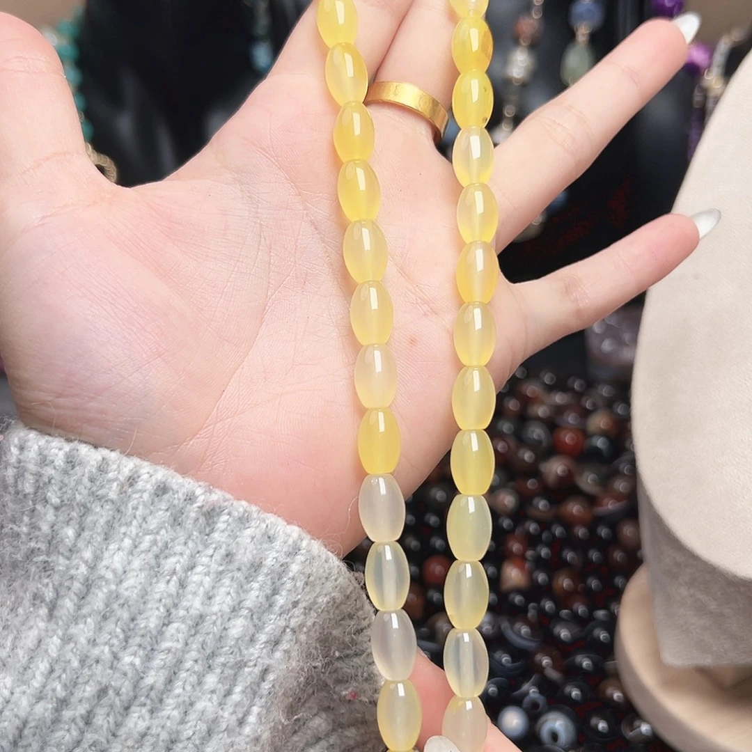 玛瑙/玉髓未镶嵌珠宝半成品r443 8m 奶黄桶珠玛瑙一条