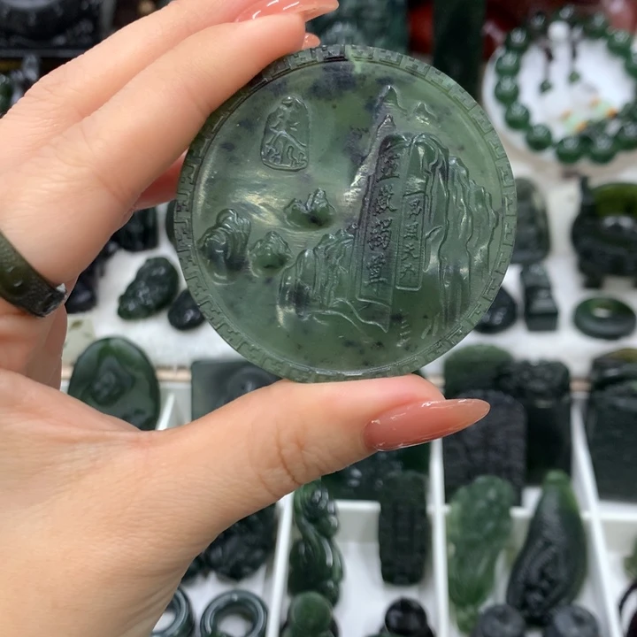 蛇纹石玉未镶嵌颈饰