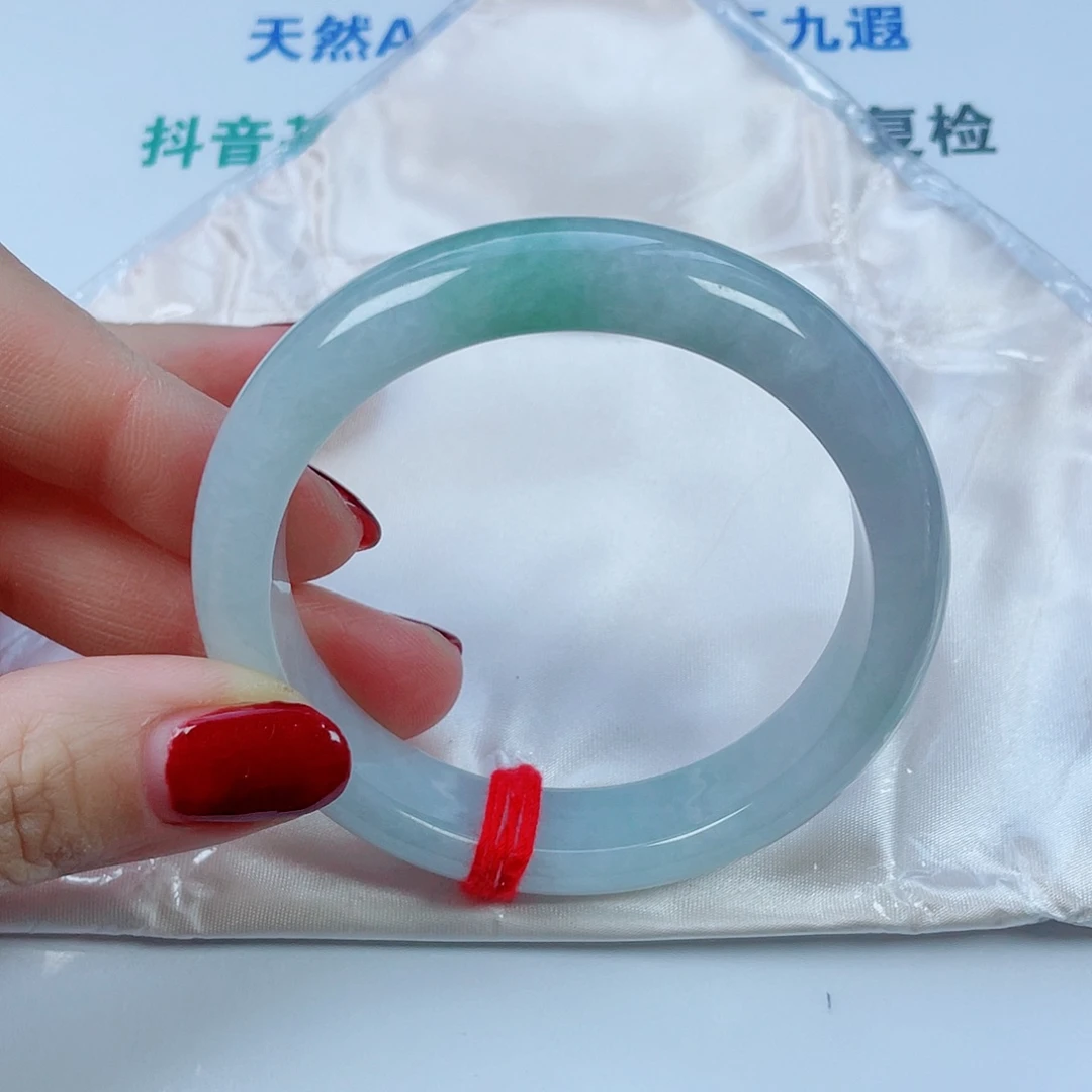 翡翠未镶嵌手镯圈口59.6宽13.4厚8.9