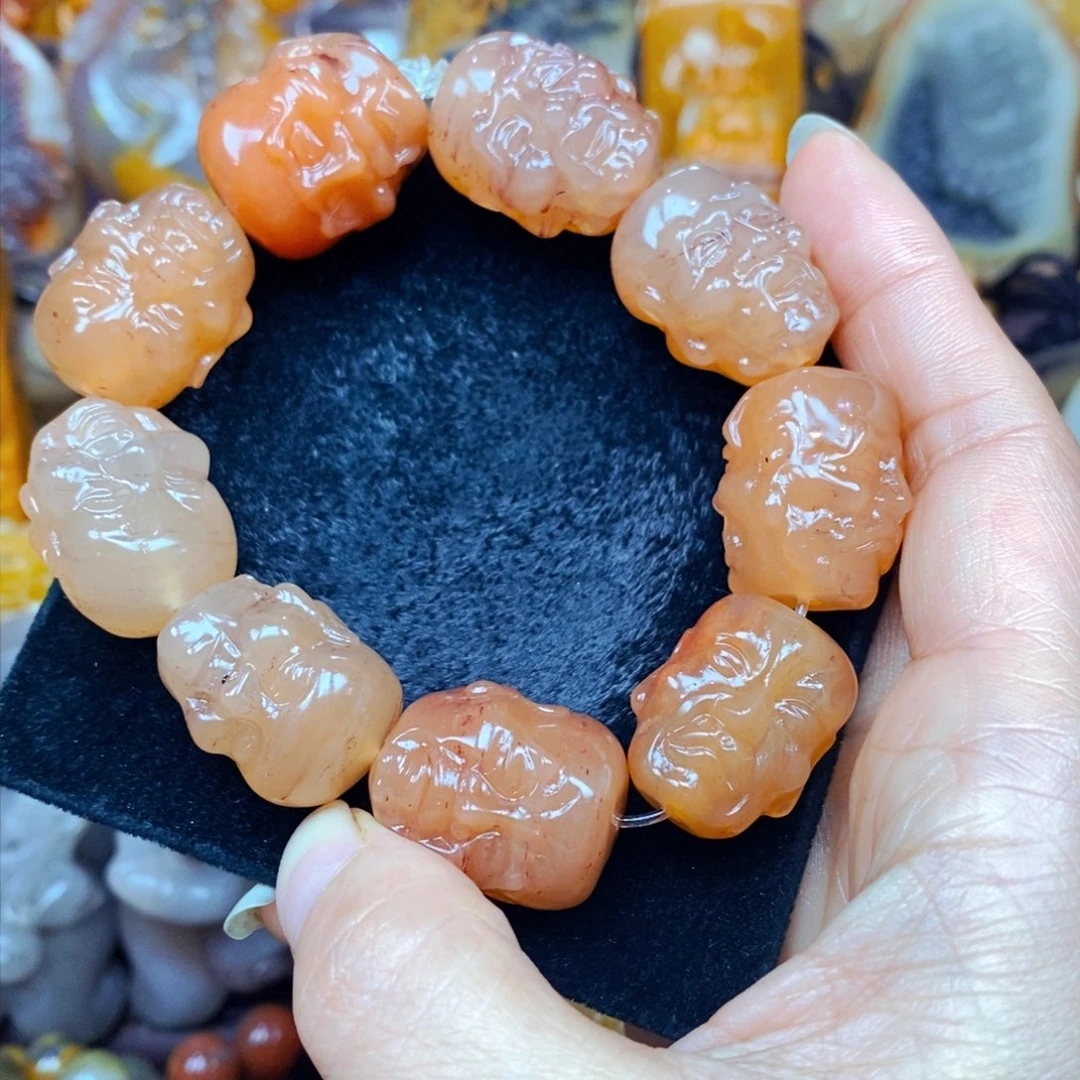 未镶嵌石英质玉（黄龙玉）颈饰