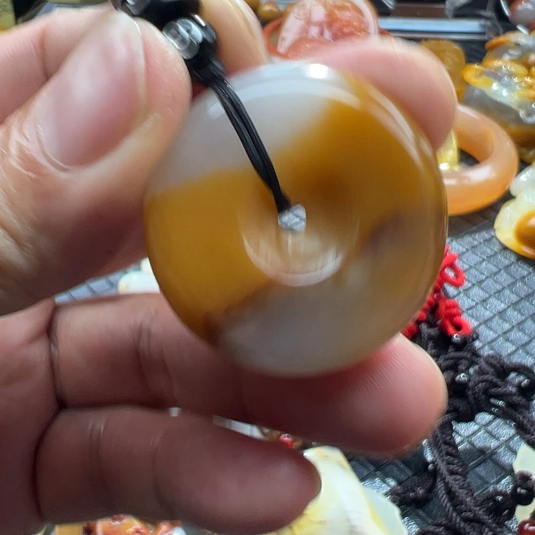 石英质玉未镶嵌颈饰