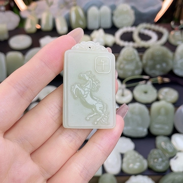 和田玉未镶嵌颈饰