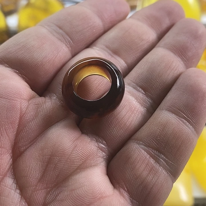 琥珀裸石未镶嵌指圈