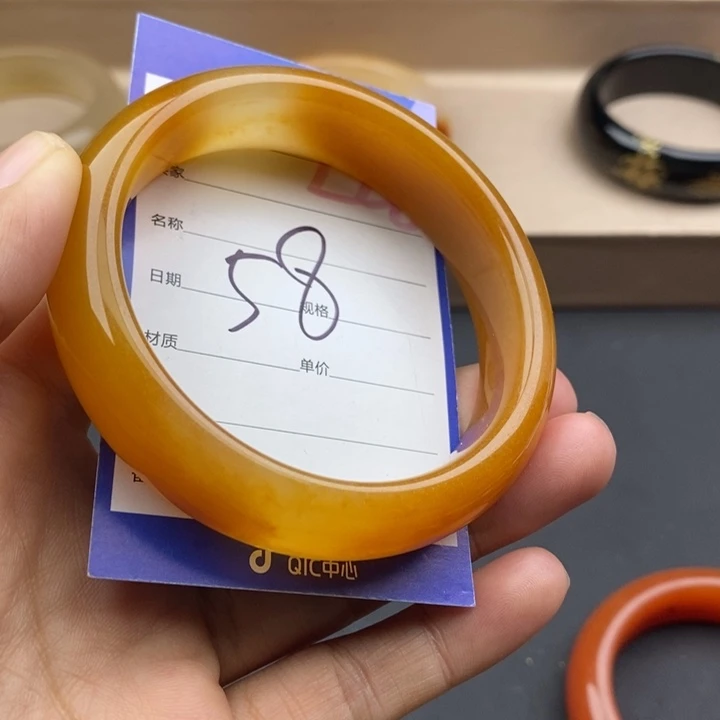 石英质玉未镶嵌手镯