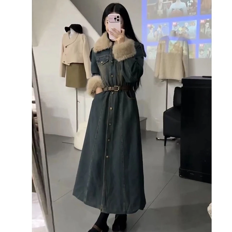 2025秋冬新款美德拉复古毛领牛仔连衣裙女气质收腰显瘦棉服长裙