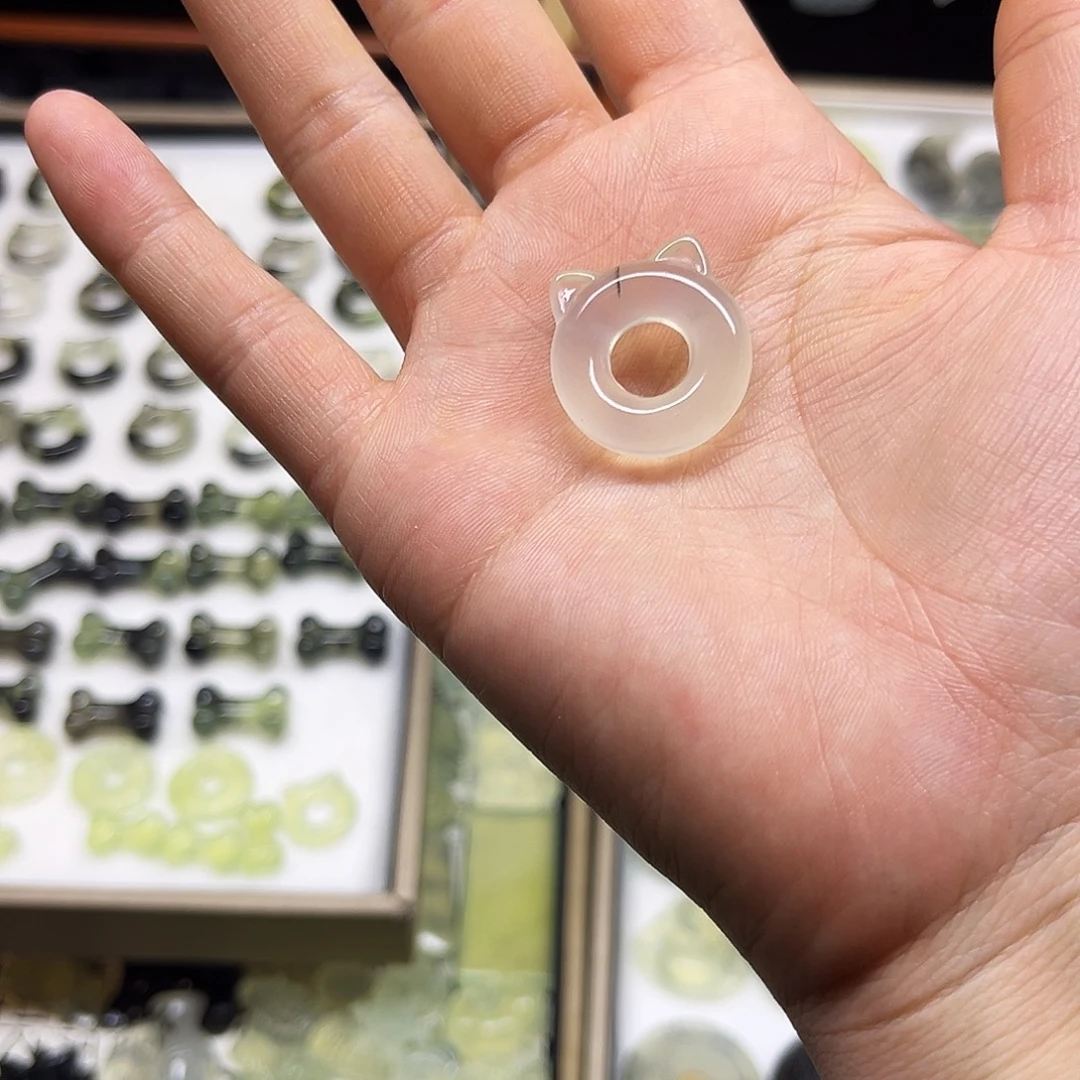 岫玉未镶嵌吊坠(赠链)