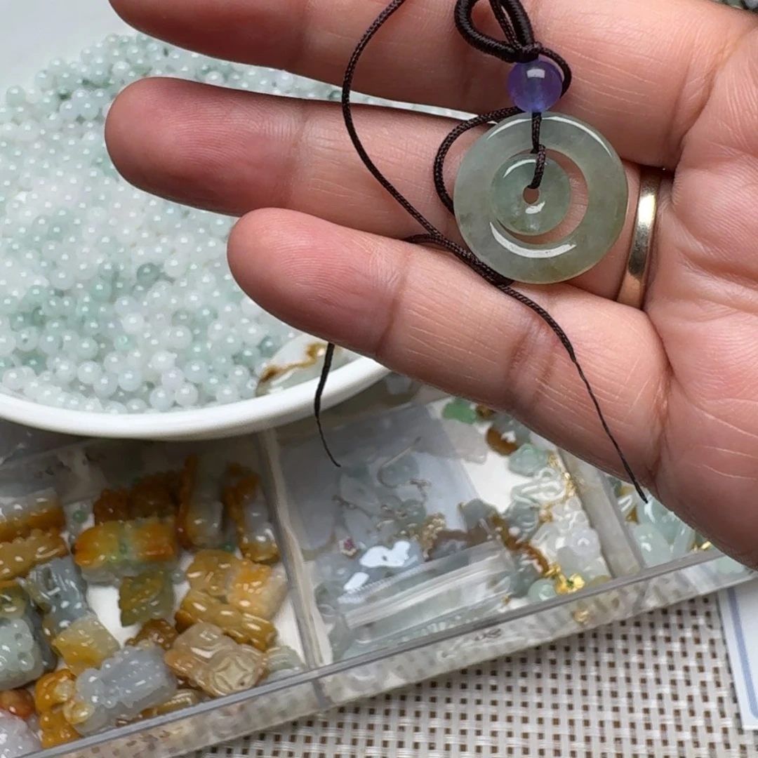 翡翠挂件未镶嵌苏**吖福利