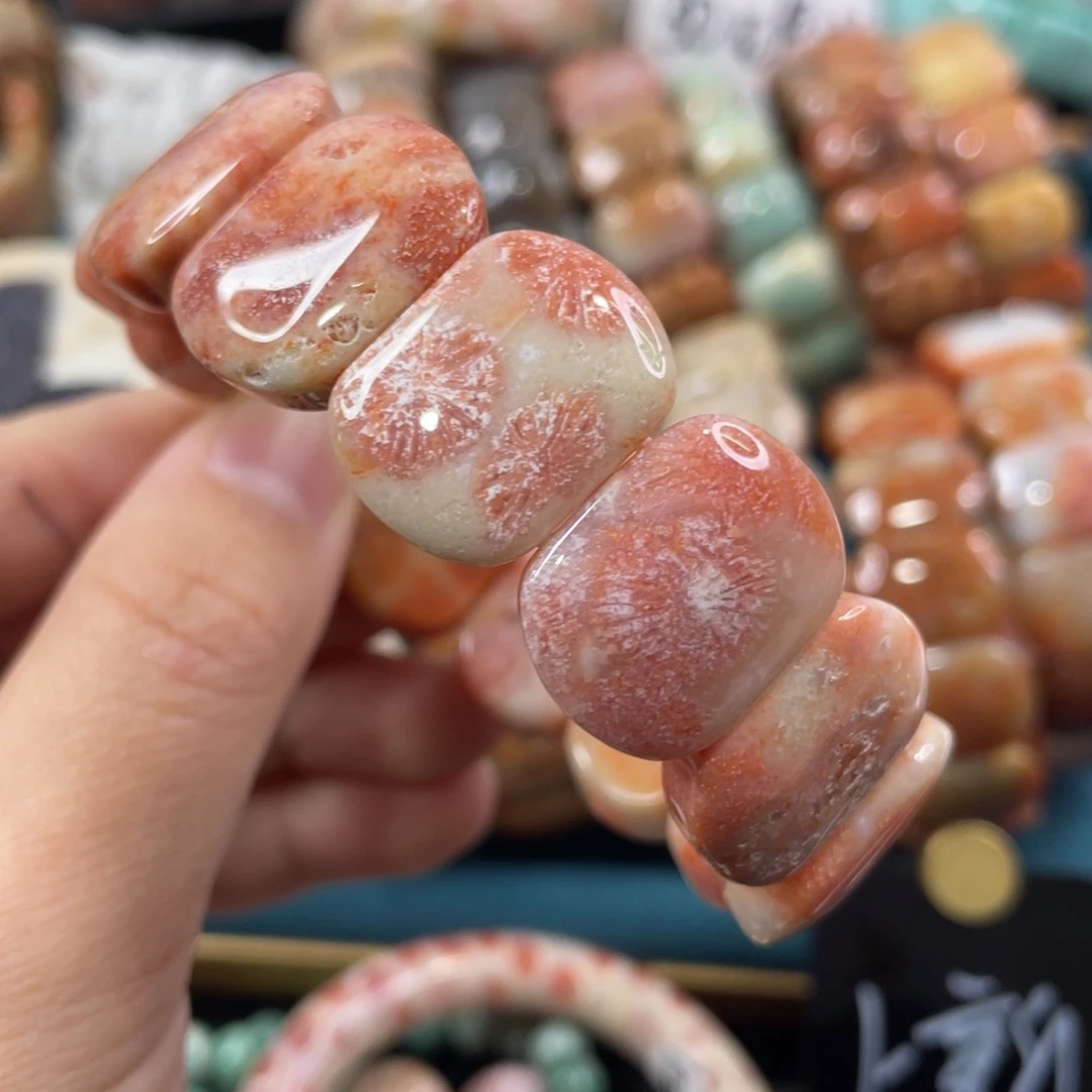 未镶嵌手镯硅化玉