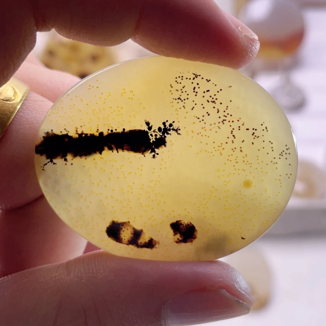 玛瑙/玉髓未镶嵌珠宝奇石