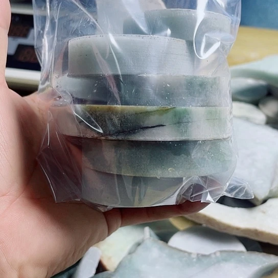 翡翠未镶嵌吊坠(不含链)换****宝