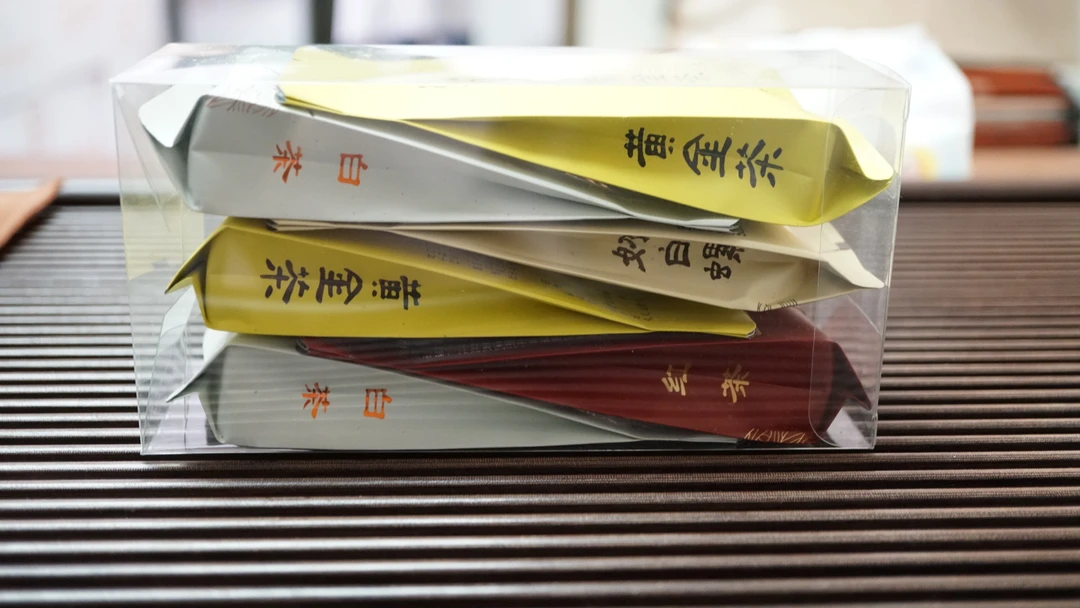 品鉴尝鲜装（特级黄金芽  红茶  金镶玉  白茶  奶白螺  黄金螺）