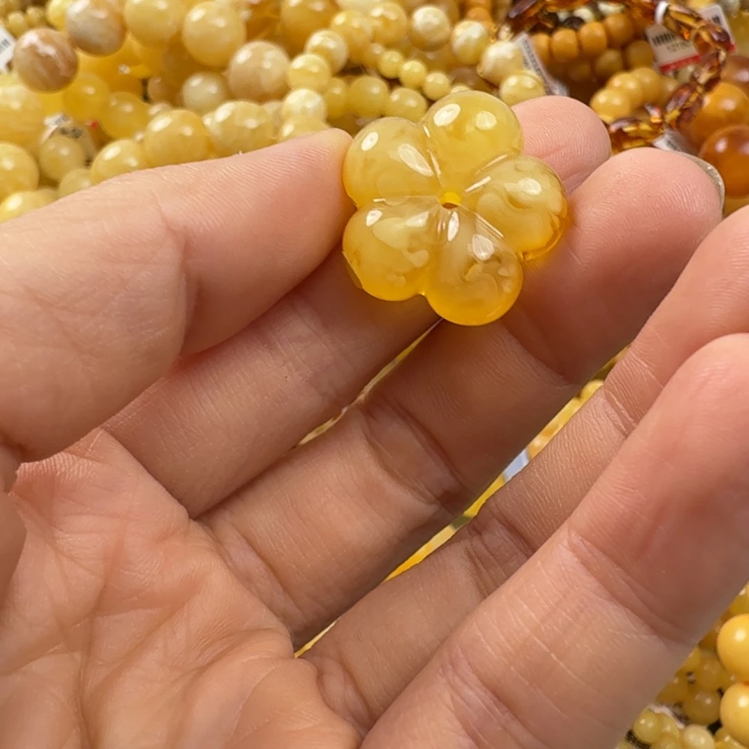 琥珀未镶嵌珠宝奇石