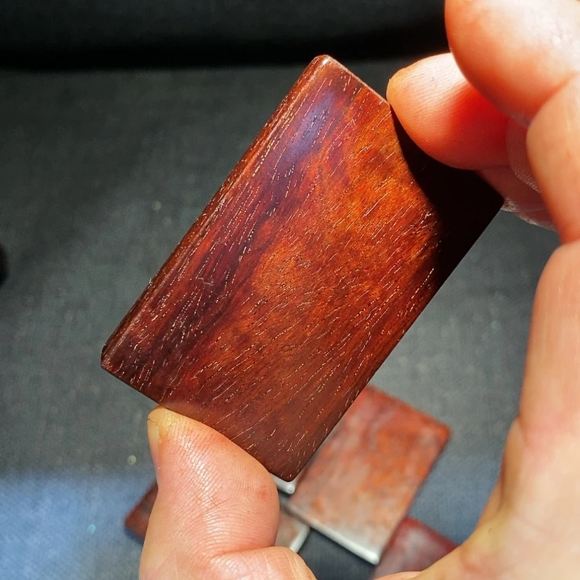 【闪购商品】檀香紫檀（小叶紫檀）