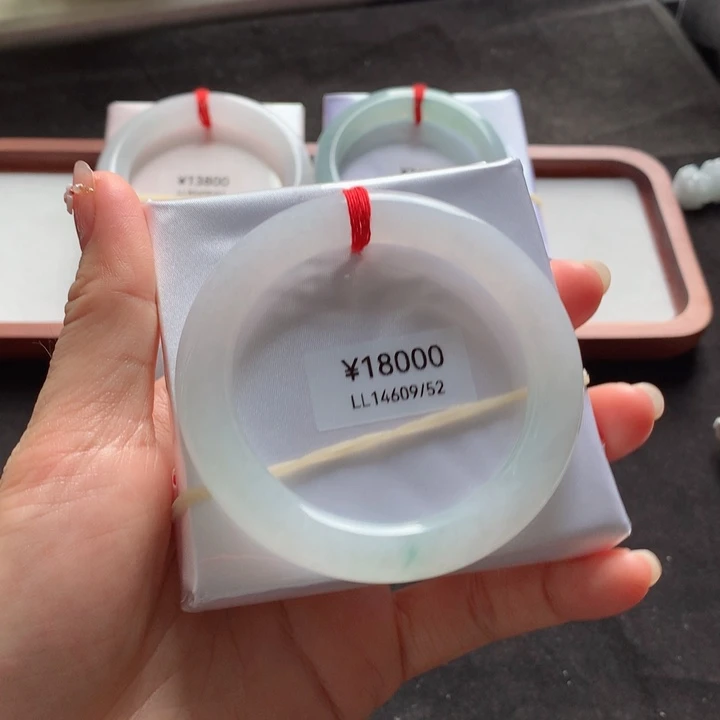 翡翠手镯未镶嵌手镯3