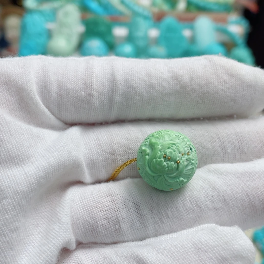 绿松石未镶嵌珠宝奇石