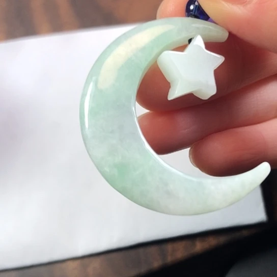 翡翠未镶嵌颈饰缅甸A货，每天下午1点半开播