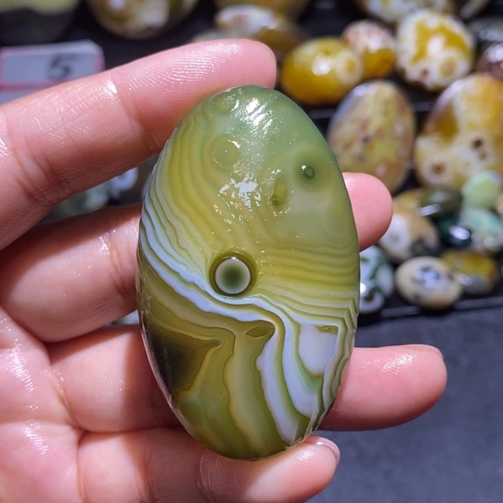 玛瑙/玉髓未镶嵌珠宝半成品18