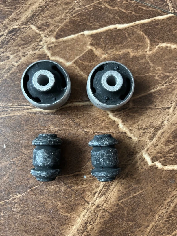 老捷达 新捷达 宝来 新桑 原厂下支臂大小胶套