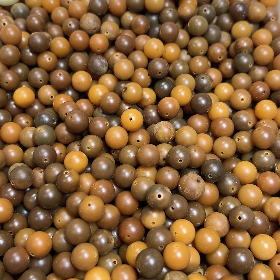 白玉菩提吊坠微瑕12左右咖圆200颗