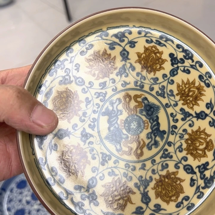 瓷片釉里金缠枝莲大壶承微瑕