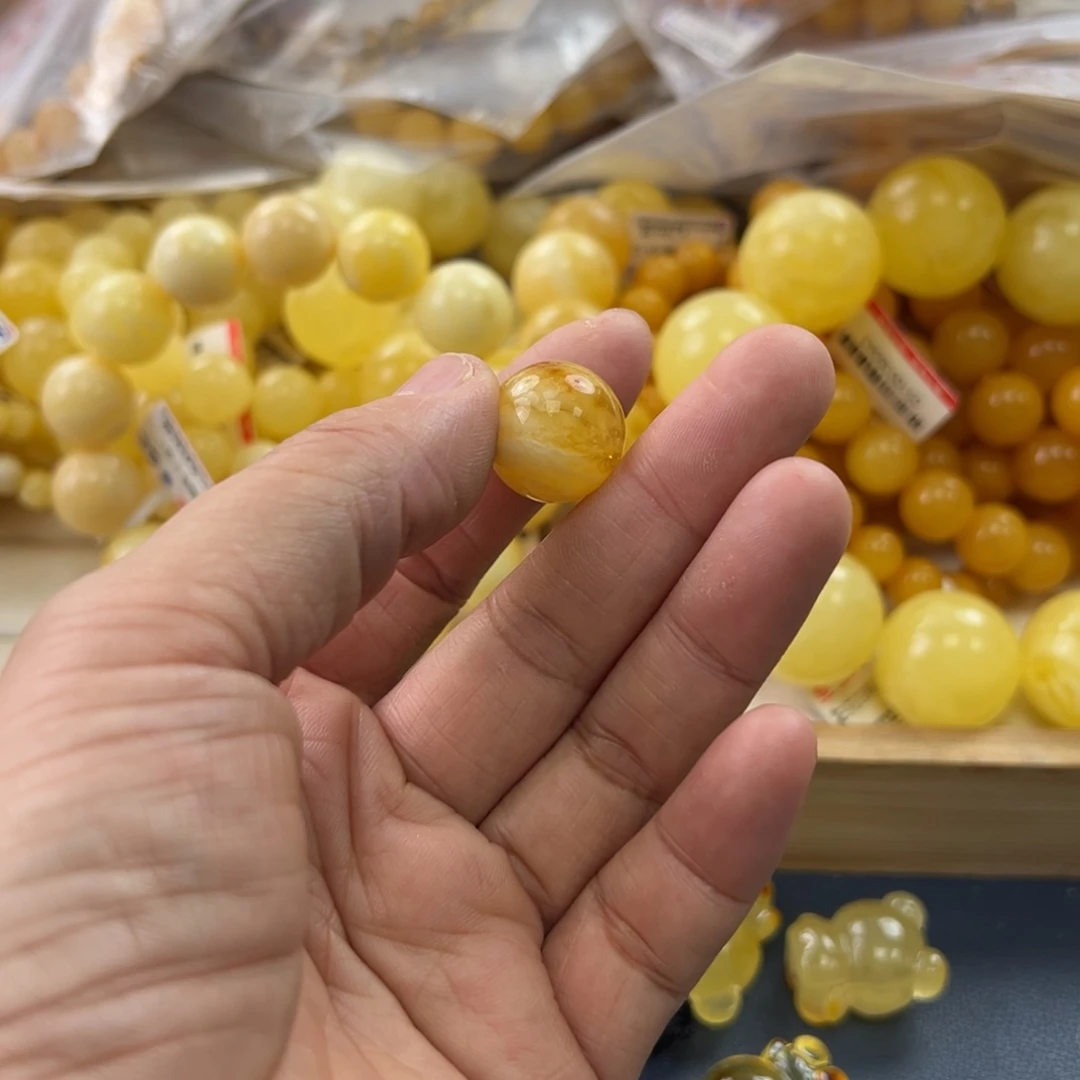 未镶嵌琥珀珠宝奇石