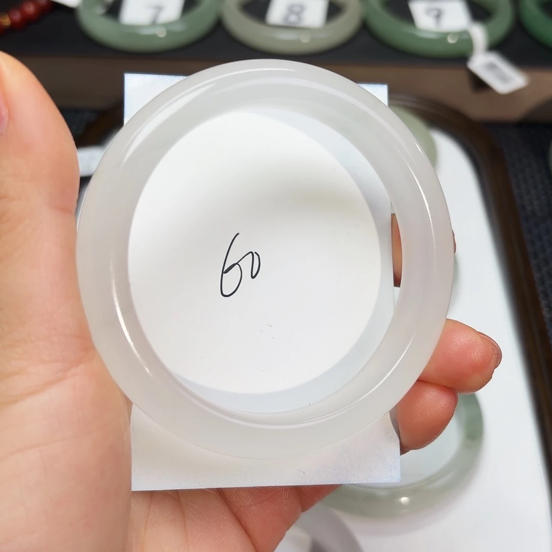 石英质玉未镶嵌手镯