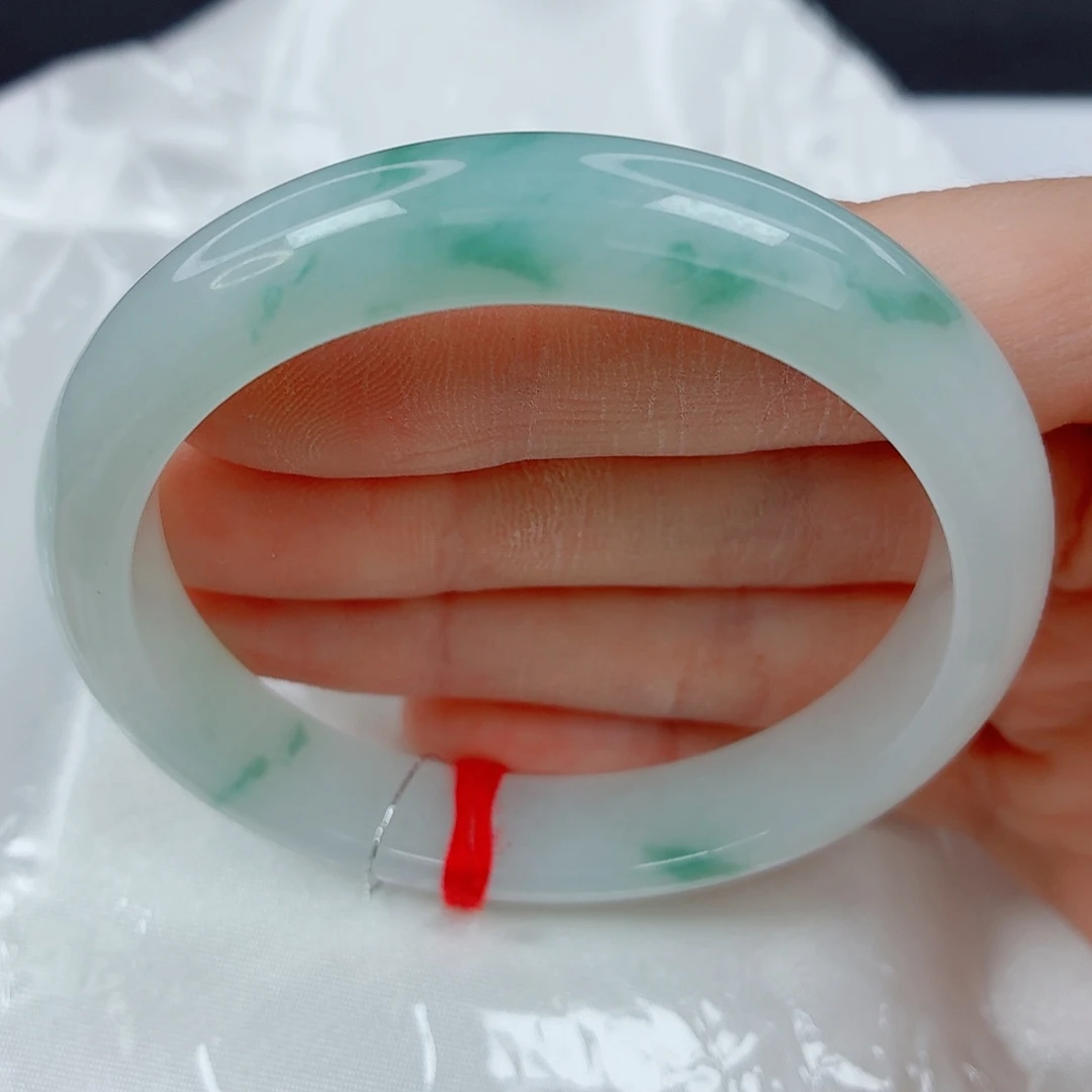 翡翠未镶嵌手镯55正圈，细条白底清秀绿花，020