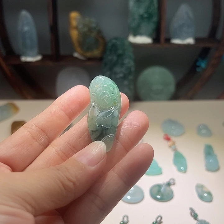 颈饰未镶嵌翡翠青衣