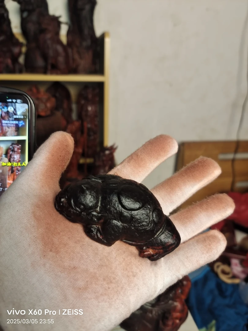 纯手工雕刻轻刀小金蝉