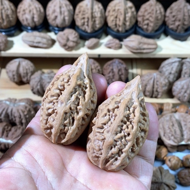 文玩核桃把件鸭嘴兽