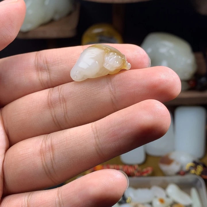 和田玉未镶嵌挂件