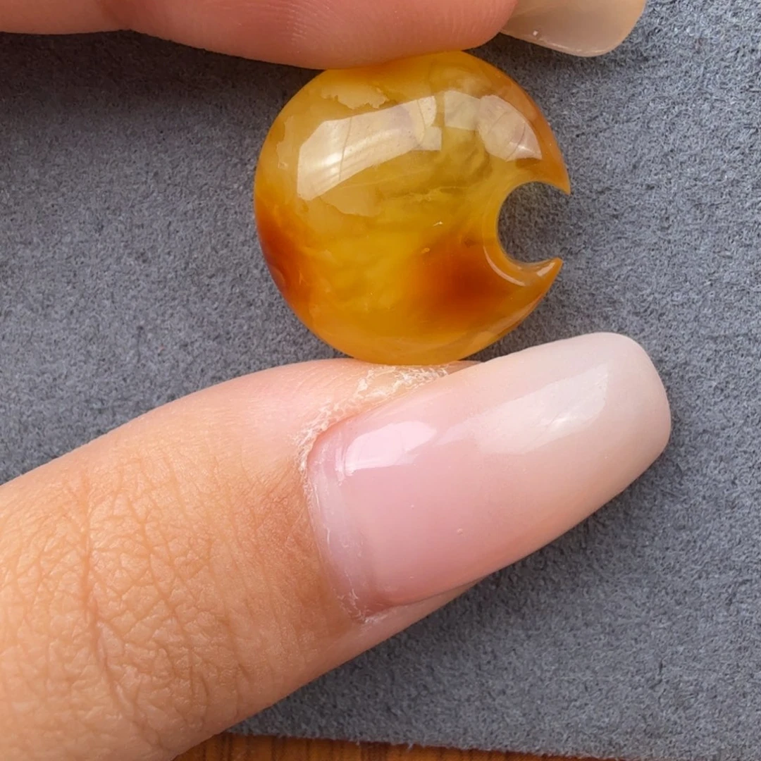 未镶嵌琥珀裸石2克