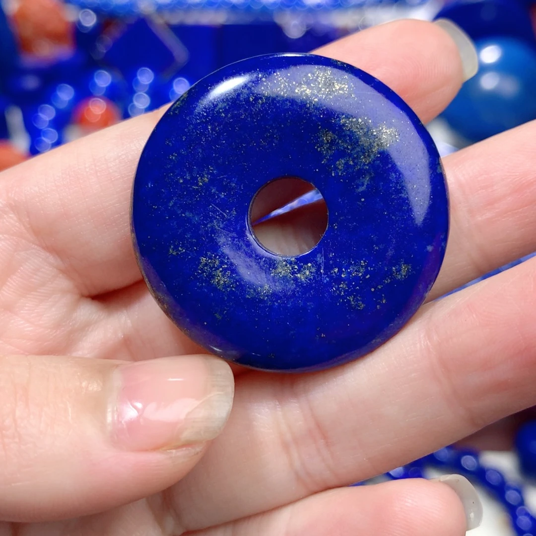 青金石未镶嵌挂件