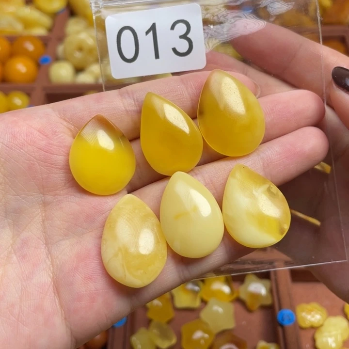 蜜蜡未镶嵌珠宝奇石妖花俄料小水滴一个可挑选